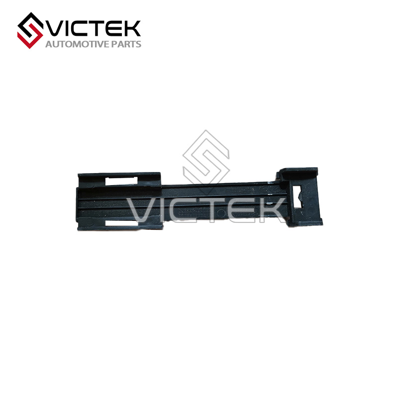 Крышка решетки радара, левая