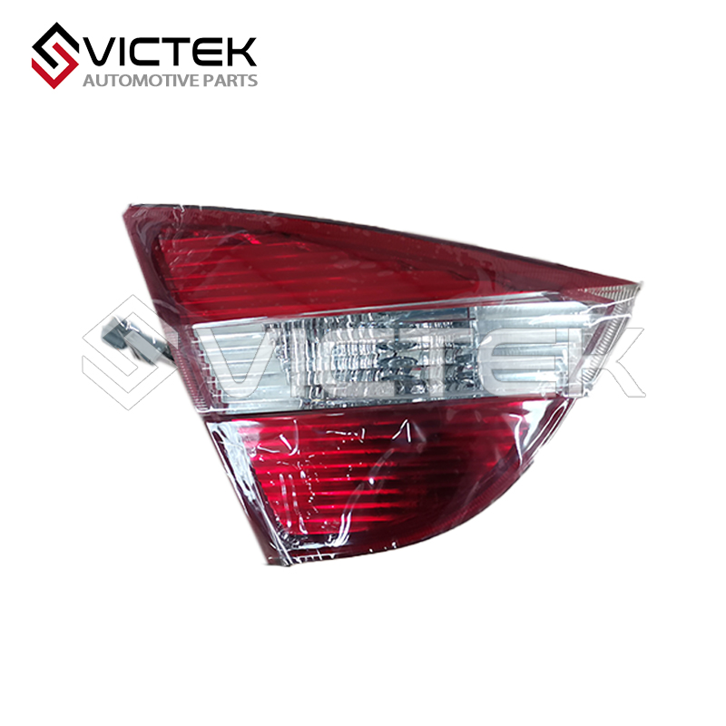 Binnenste achterlicht links