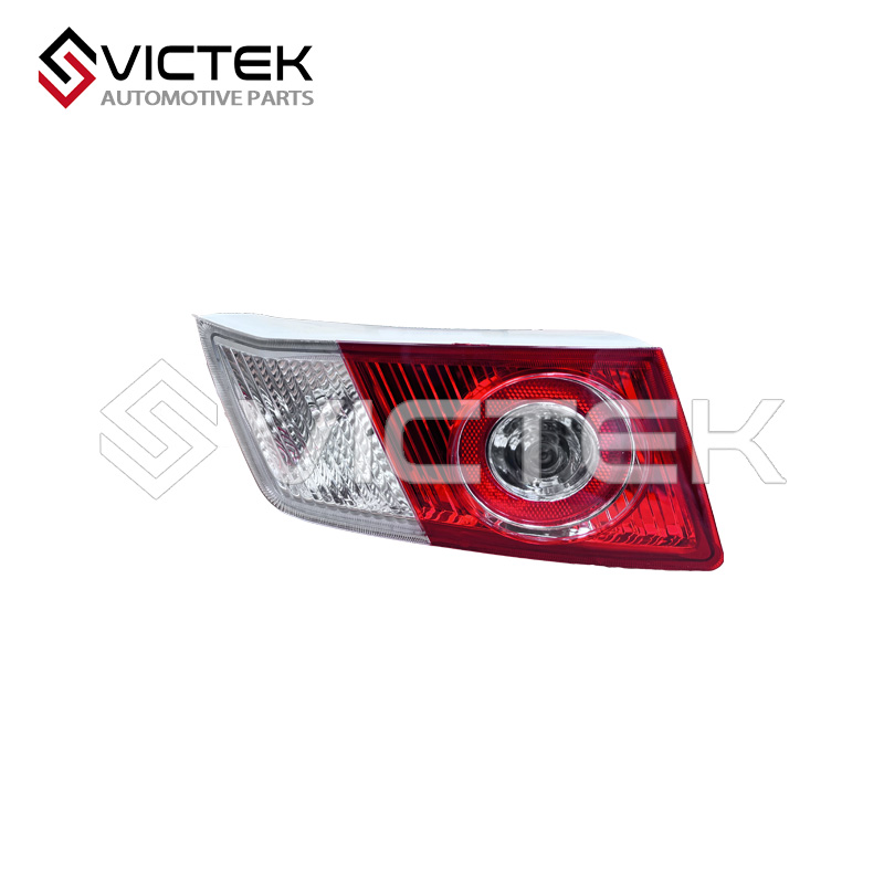 Right Tail Lamp Trunk Cover LAX4133200